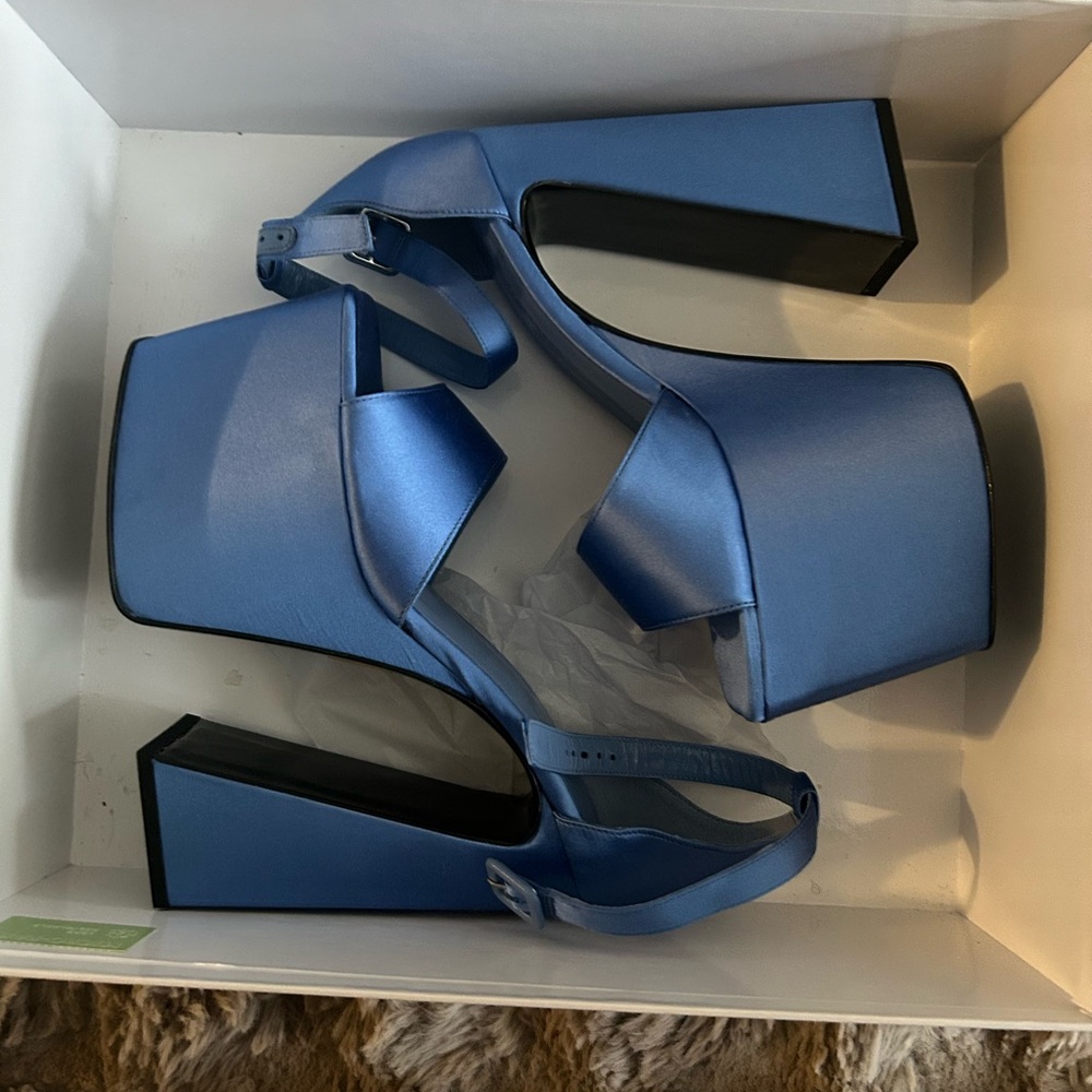 Gorgeous Brandon Blackwood heels - Picture 3 of 4